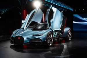 2024 Bugatti Chiron vs Porsche 911