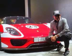 DUBAI'S PORSCHE ICONS