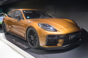 Porsche Panamera Turbo S E-Hybrid displayed at the Porsche Museum