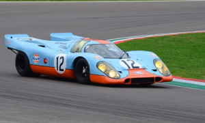 Porsche 917 Aerodynamic race car on track