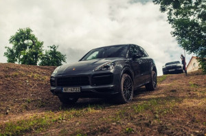Porsche Cayenne Turbo S at the off-road